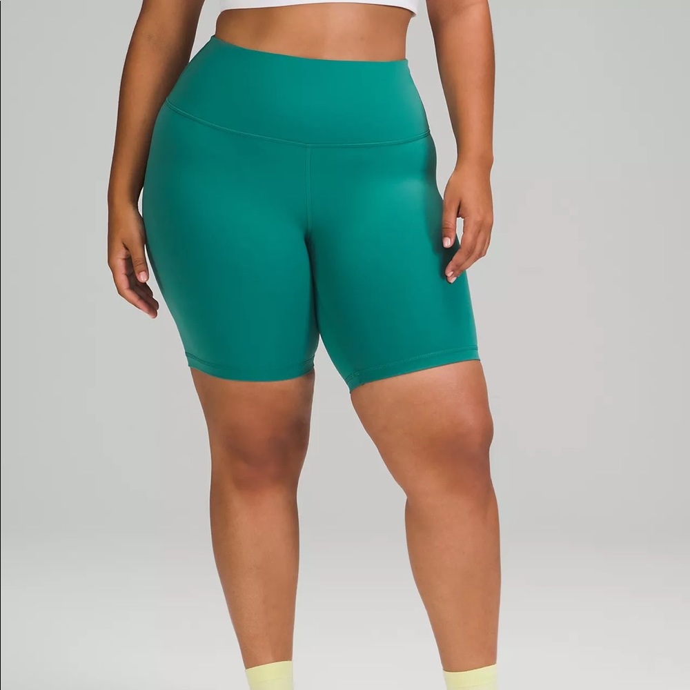 NWT lululemon Wunder Train HR shorts 8” Color: Teal Lagoon; Size: 2